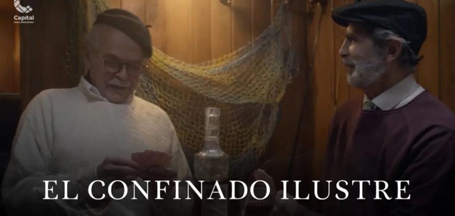 Dos hombres conversando 