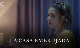 Mujer con cara de preocupación 