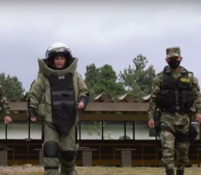 Mujer militar