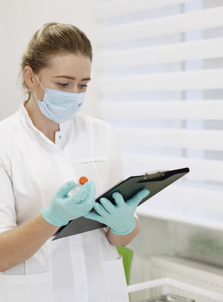 Un café con fe analiza el estado del sistema de salud